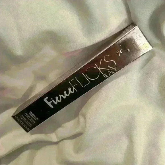 Ciate London precision tip liquid eyeliner Fierce Flicks. NIB - Picture 2 of 4